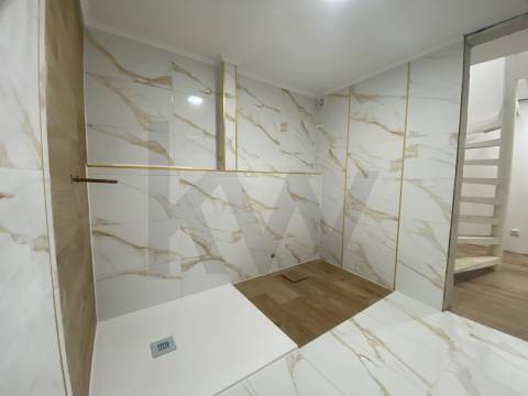 Moradia em Banda T3 C/ Terraço  - Alcongosta - Fundão