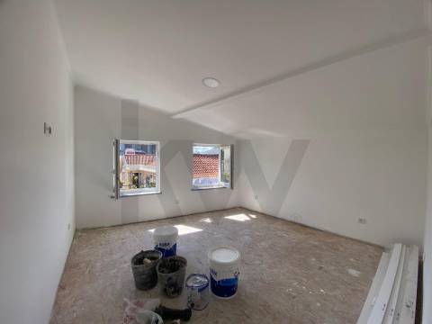 Moradia em Banda T3 C/ Terraço  - Alcongosta - Fundão