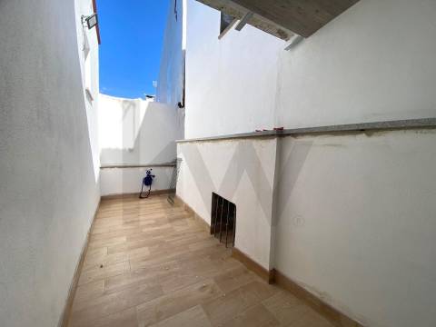 Moradia em Banda T3 C/ Terraço  - Alcongosta - Fundão