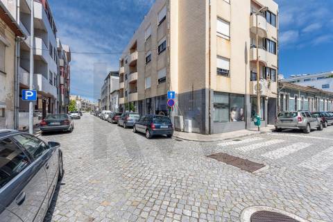 T3 com varandas e marquise em Leça da Palmeira