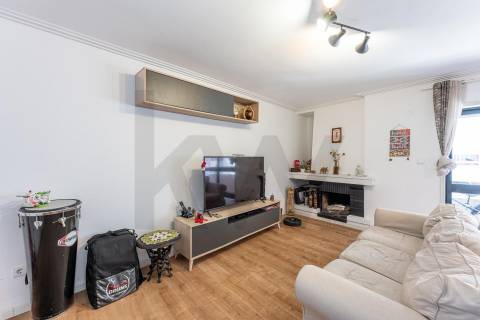 T3 com varandas e marquise em Leça da Palmeira