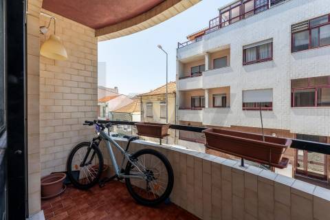 T3 com varandas e marquise em Leça da Palmeira
