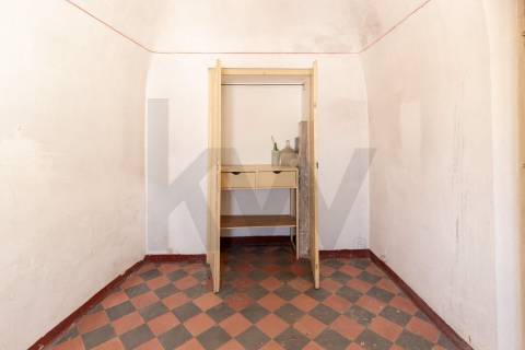 Moradia senhorial com jardim, terraços e garagem no centro histórico de Évora