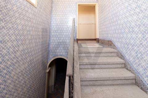 Moradia senhorial com jardim, terraços e garagem no centro histórico de Évora