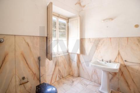 Moradia senhorial com jardim, terraços e garagem no centro histórico de Évora