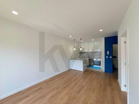 Apartamento T1 com varanda junto ao Carvalhido