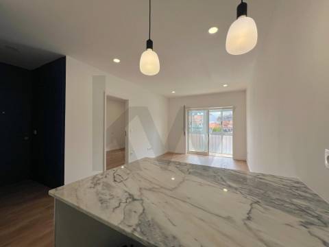 Apartamento T1 com varanda junto ao Carvalhido