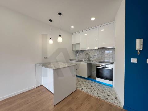 Apartamento T1 com varanda junto ao Carvalhido