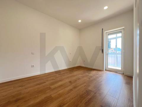 Apartamento T1 com varanda junto ao Carvalhido