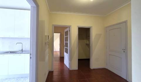 Moderno Apartamento T2 em Paço de Sousa, Penafiel