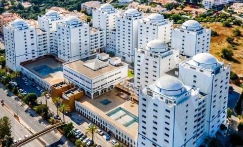 Apartamento T1 Mobilado e Equipado no Clube Praia da Rocha, a 300m do Mar!