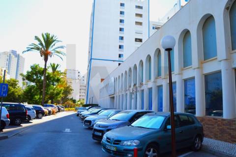 Apartamento T1 Mobilado e Equipado no Clube Praia da Rocha, a 300m do Mar!