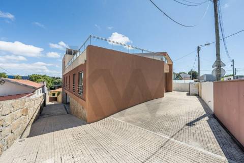 Moradia T3 independente - O Lar Perfeito para a Sua Família em Guifões, Matosinhos