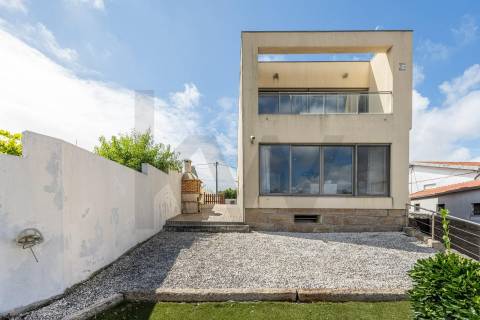 Moradia T3 independente - O Lar Perfeito para a Sua Família em Guifões, Matosinhos
