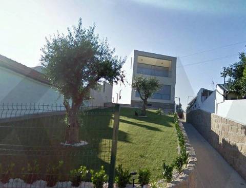 Moradia T3 independente - O Lar Perfeito para a Sua Família em Guifões, Matosinhos