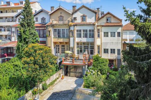 Prédio Residencial - Paranhos 