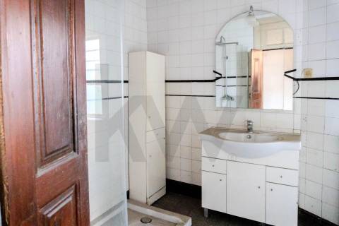 Oportunidade Rara no Coração Histórico de GuimarãesPara reabilitação e valorização imediata