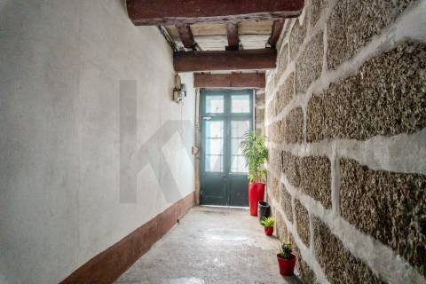 Oportunidade Rara no Coração Histórico de GuimarãesPara reabilitação e valorização imediata