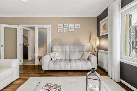 Moradia T4 com piscina a 240m Praia de Canidelo