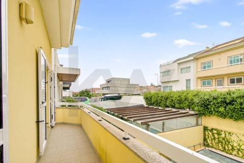 Moradia T4 com piscina a 240m Praia de Canidelo