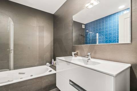 Moradia T4 com piscina a 240m Praia de Canidelo