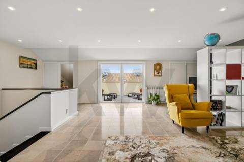 Moradia T4 com piscina a 240m Praia de Canidelo