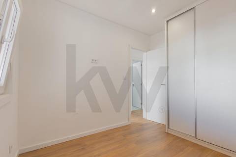 Moradia com 2 pisos em Águas Santas junto ao Parque Urbano de Moutidos 