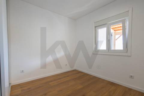 Moradia com 2 pisos em Águas Santas junto ao Parque Urbano de Moutidos 