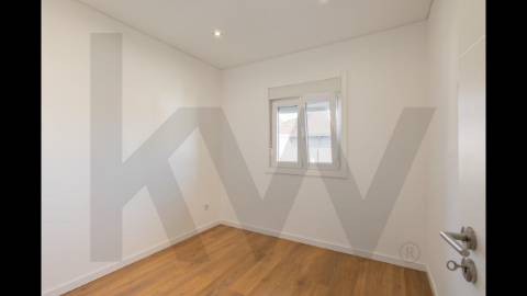 Moradia com 2 pisos em Águas Santas junto ao Parque Urbano de Moutidos 