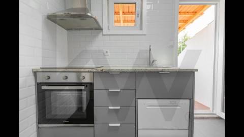 Moradia com 2 pisos em Águas Santas junto ao Parque Urbano de Moutidos 