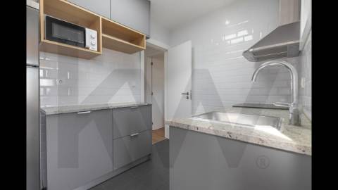 Moradia com 2 pisos em Águas Santas junto ao Parque Urbano de Moutidos 