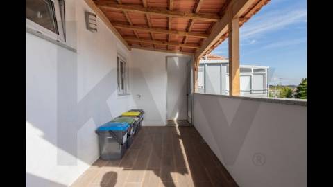 Moradia com 2 pisos em Águas Santas junto ao Parque Urbano de Moutidos 