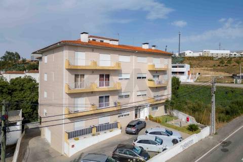 T2 com Garagem e Varandas, Cozinha Equipada – Sever de Vouga