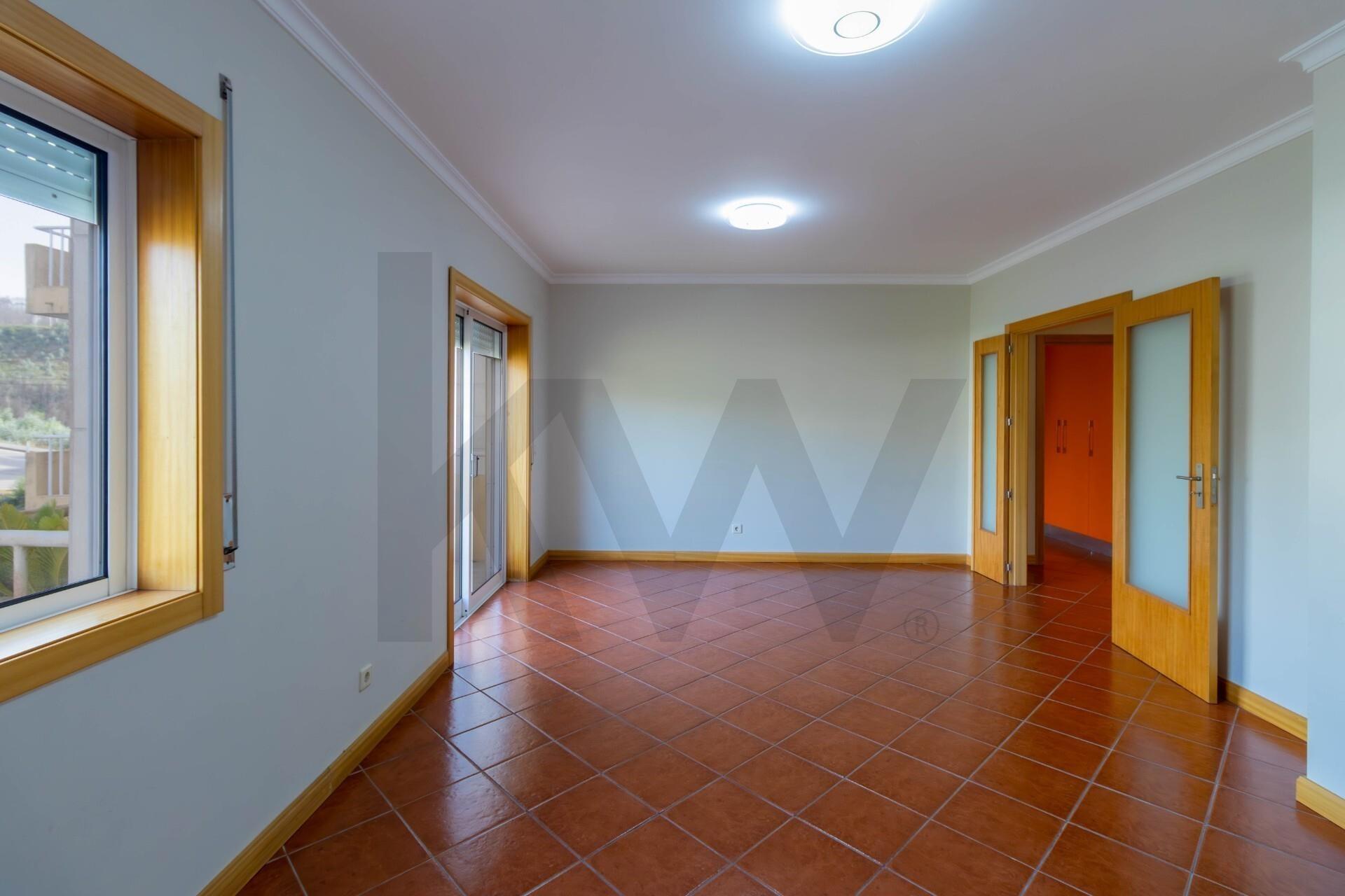 T2 com Garagem e Varandas, Cozinha Equipada – Sever de Vouga