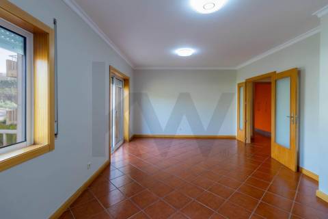 T2 com Garagem e Varandas, Cozinha Equipada – Sever de Vouga