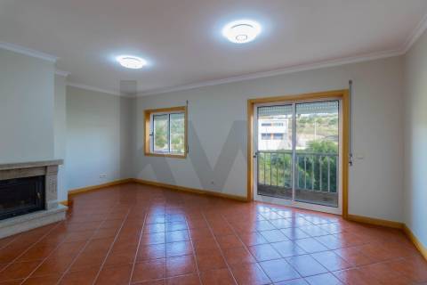 T2 com Garagem e Varandas, Cozinha Equipada – Sever de Vouga