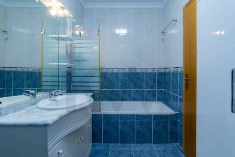 T2 com Garagem e Varandas, Cozinha Equipada – Sever de Vouga