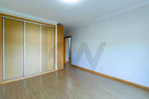 T2 com Garagem e Varandas, Cozinha Equipada – Sever de Vouga