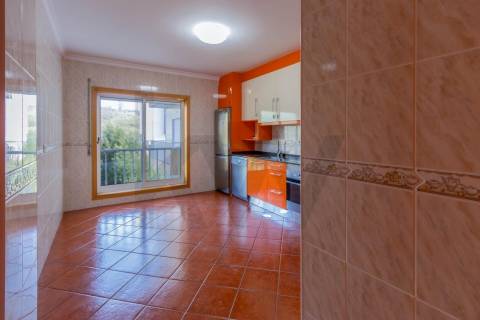 T2 com Garagem e Varandas, Cozinha Equipada – Sever de Vouga
