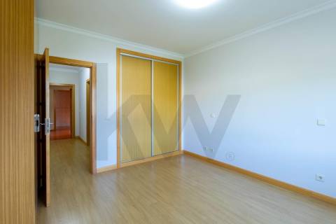 T2 com Garagem e Varandas, Cozinha Equipada – Sever de Vouga