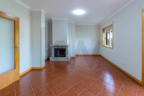 T2 com Garagem e Varandas, Cozinha Equipada – Sever de Vouga