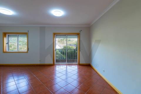 T2 com Garagem e Varandas, Cozinha Equipada – Sever de Vouga