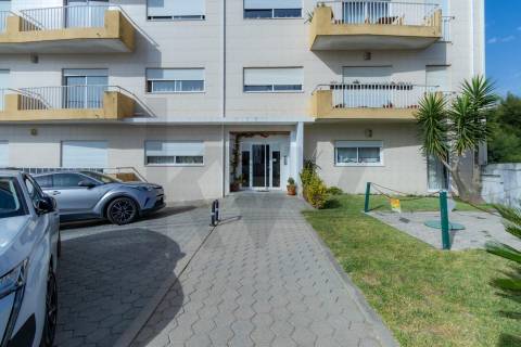 T2 com Garagem e Varandas, Cozinha Equipada – Sever de Vouga