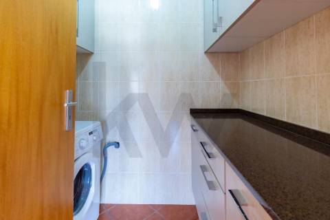 T2 com Garagem e Varandas, Cozinha Equipada – Sever de Vouga