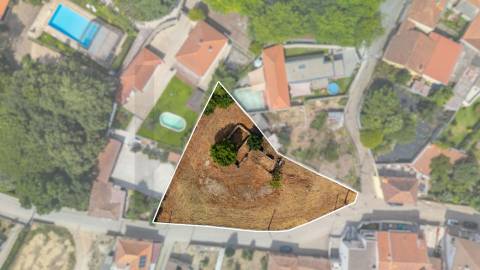Terreno com 1.360 m2 - Castêlo da Maia - Maia