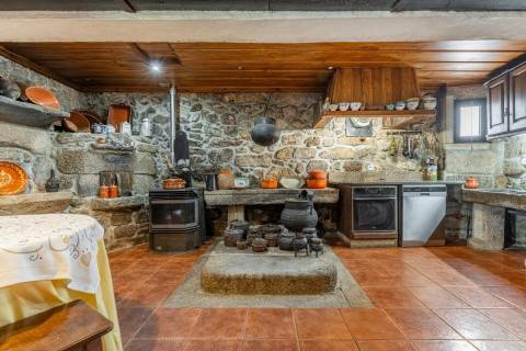 Propriedade histórica "Casa da Ponte", em Arcos de Valdevez