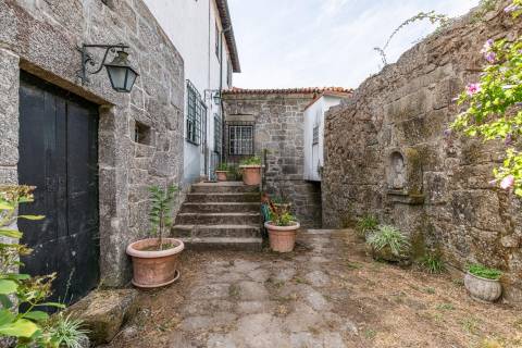 Propriedade histórica "Casa da Ponte", em Arcos de Valdevez