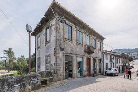 Propriedade histórica "Casa da Ponte", em Arcos de Valdevez