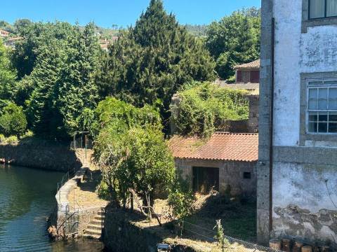 Propriedade histórica "Casa da Ponte", em Arcos de Valdevez