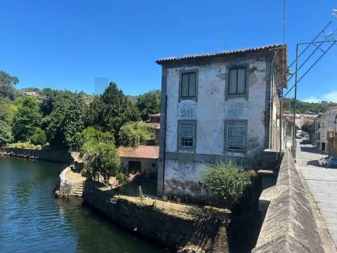 Propriedade histórica "Casa da Ponte", em Arcos de Valdevez